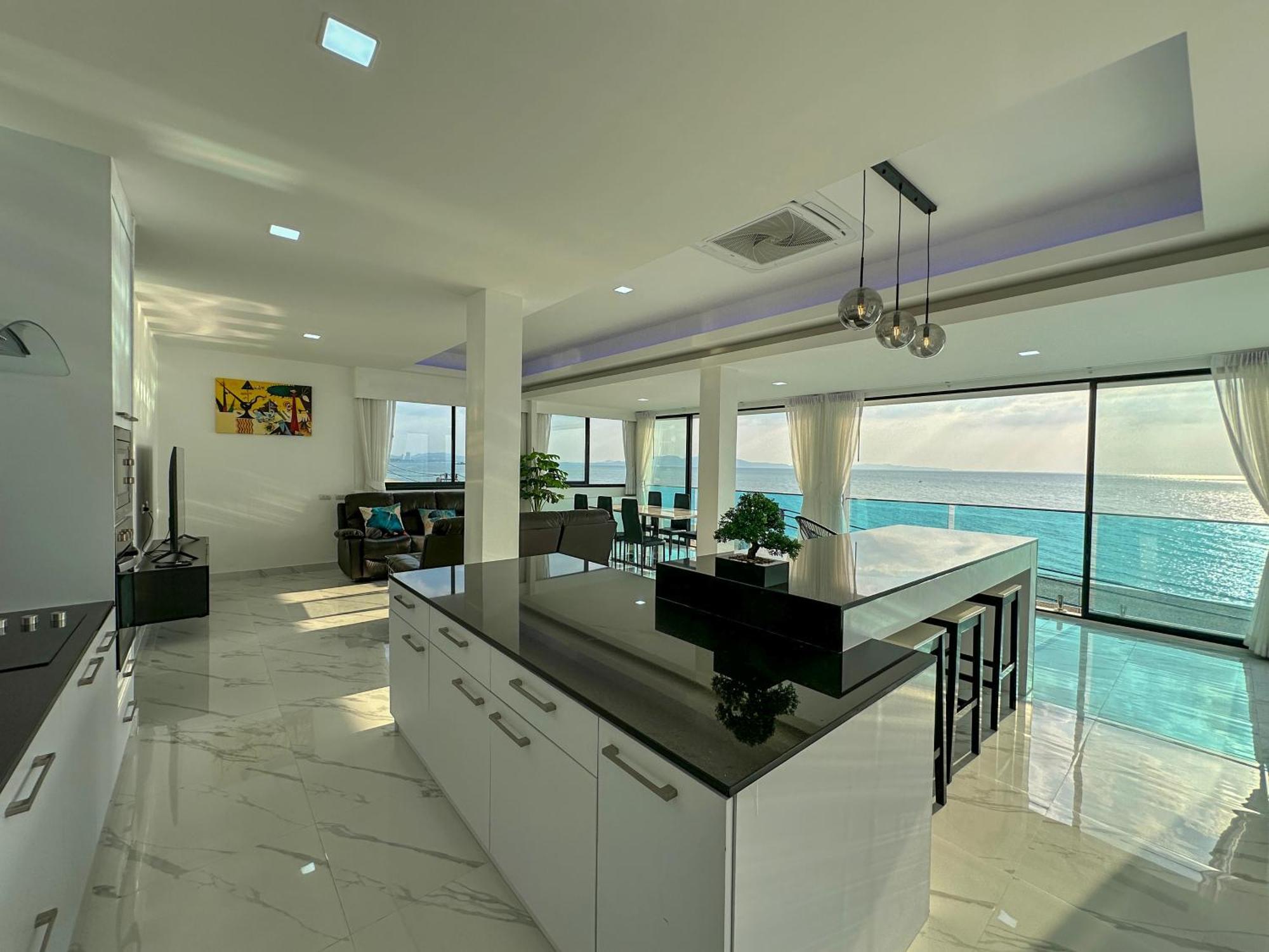 Stunning Beachfront View Luxurious Apartment 40 หาดจอมเทียน ภายนอก รูปภาพ