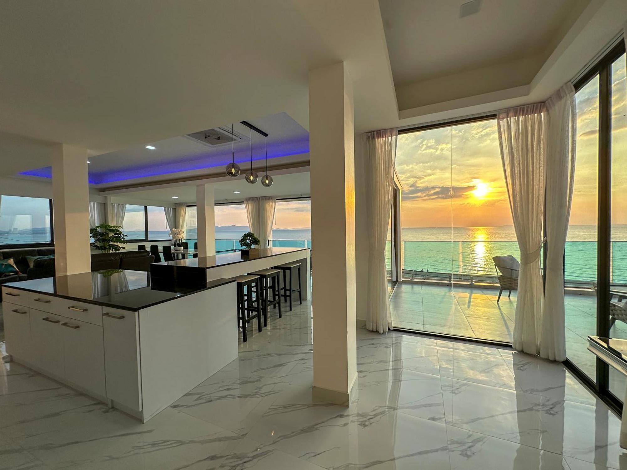 Stunning Beachfront View Luxurious Apartment 40 หาดจอมเทียน ภายนอก รูปภาพ