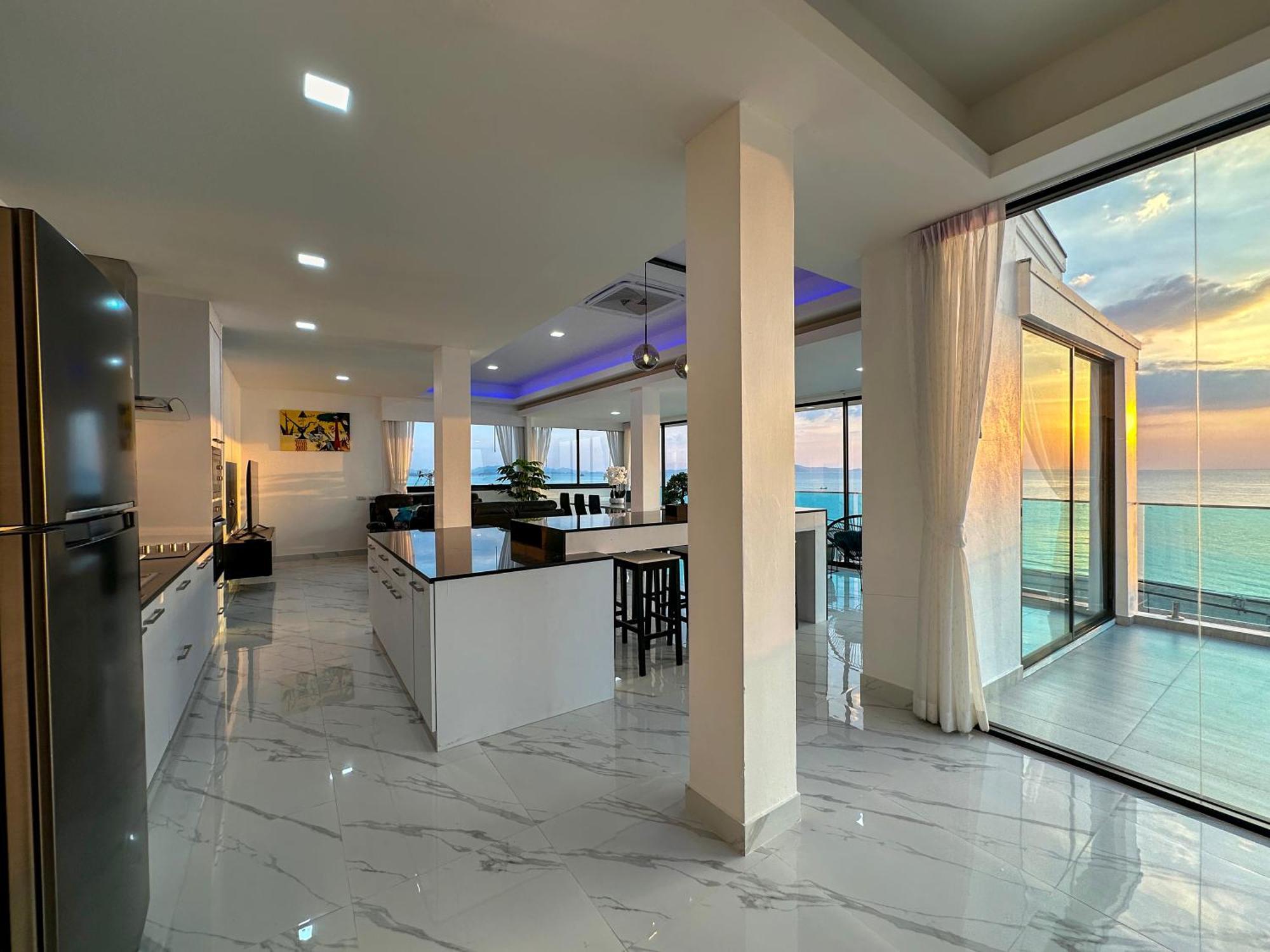 Stunning Beachfront View Luxurious Apartment 40 หาดจอมเทียน ภายนอก รูปภาพ